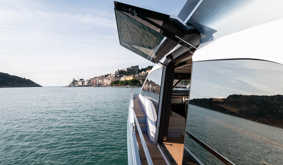 Sessa Fly 68 Gullwing