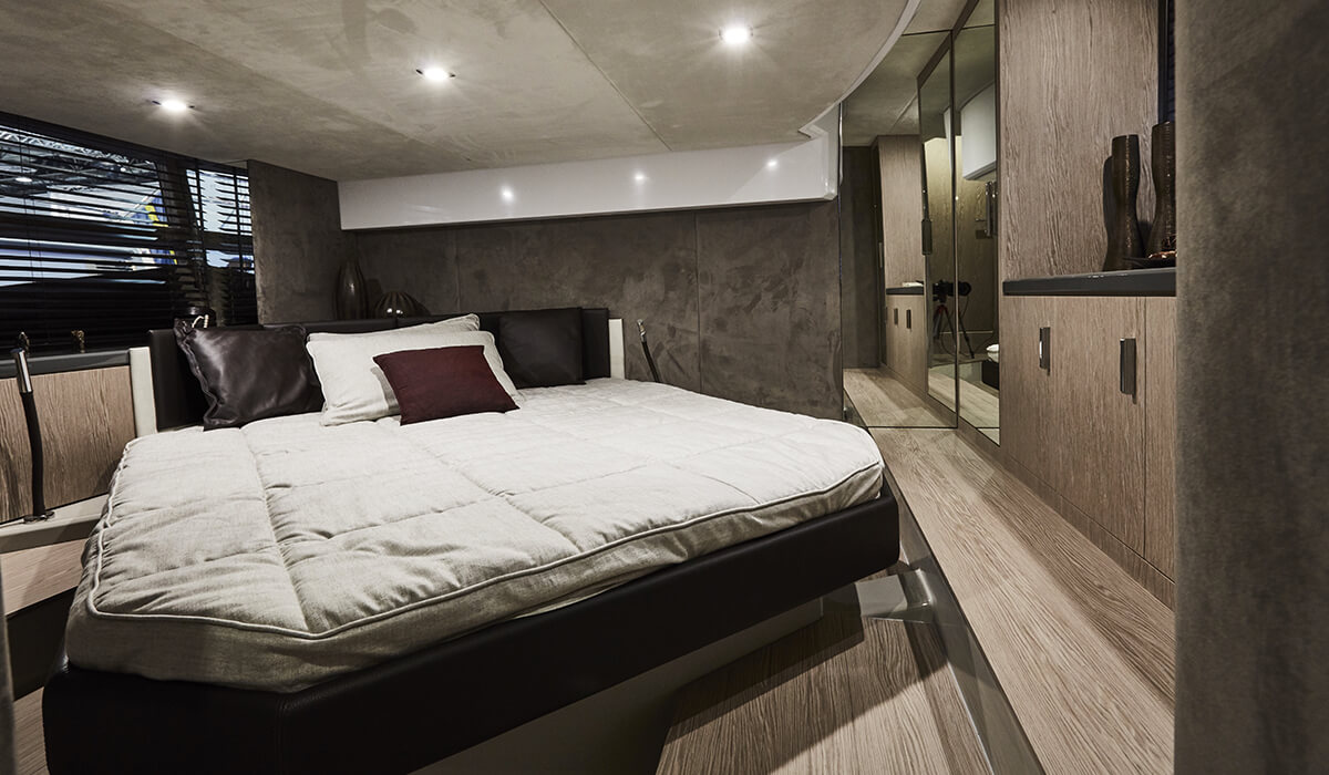 Sessa C44 owner's cabin