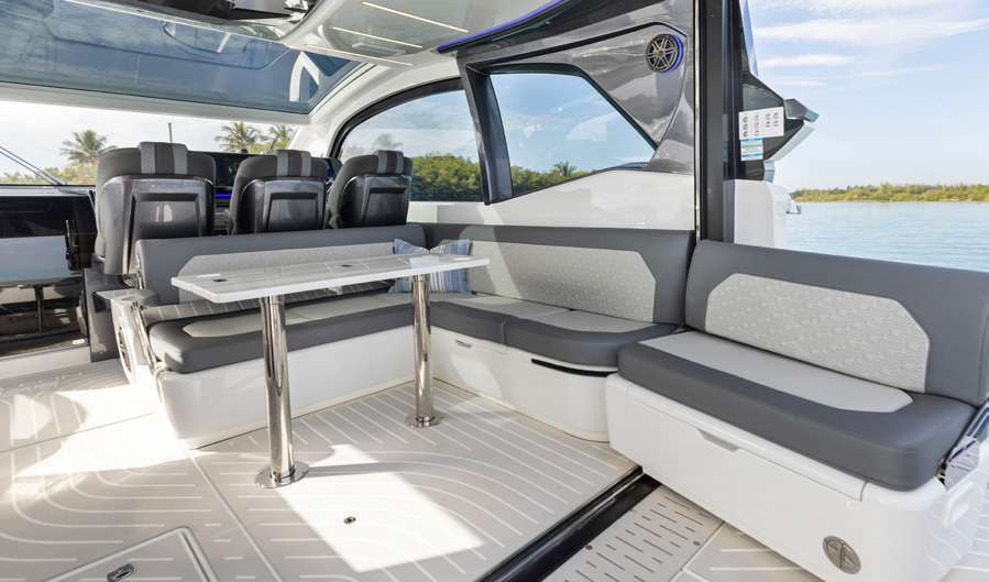 435 GTO port dinette and helm seats
