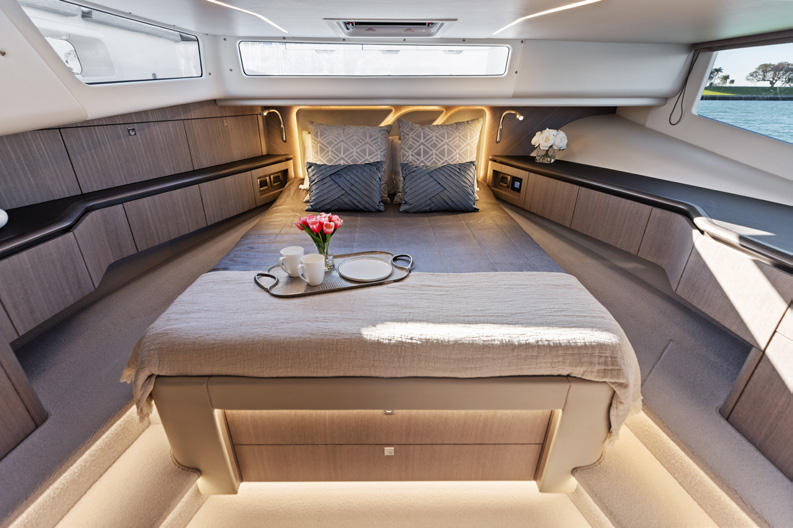 435 GTO master cabin double berth