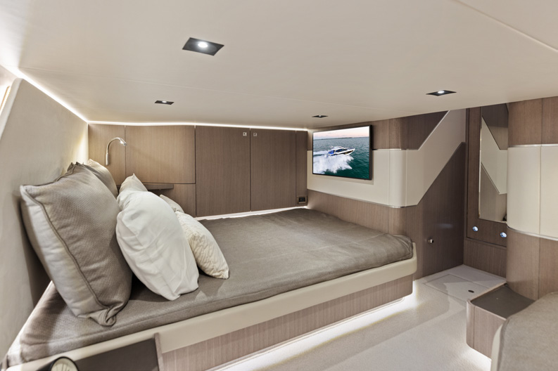 435 GTO guest cabin