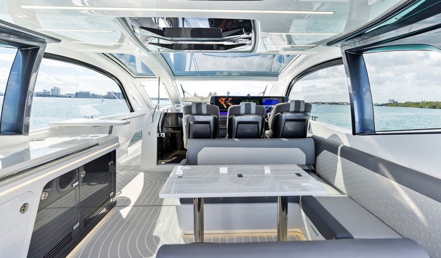 The 435 GTO deckhouse: helm, dining and galley in one panoramic space