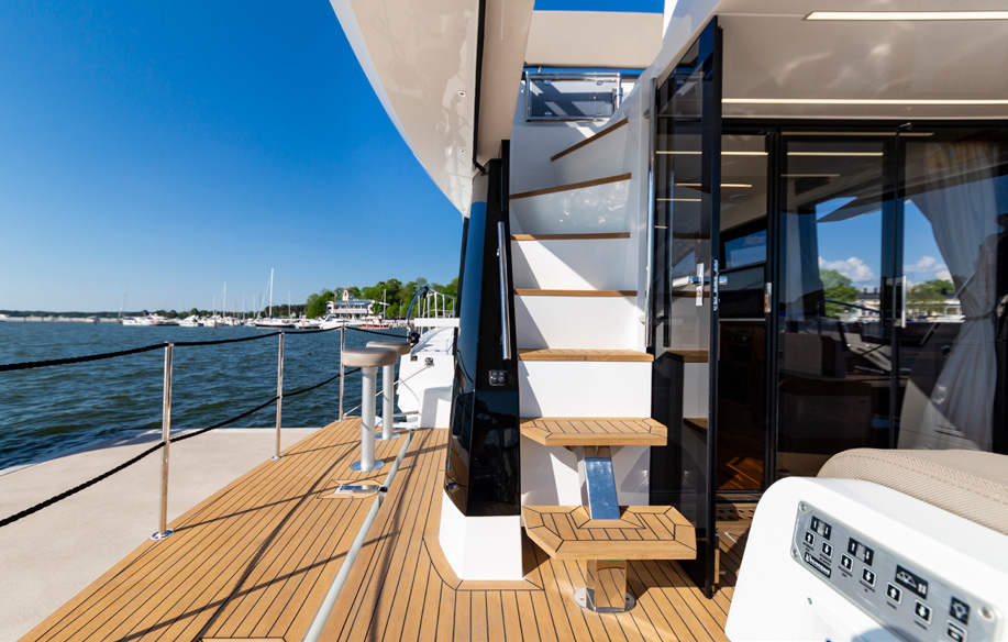 470 SKY teak stairs to the top deck and side deck