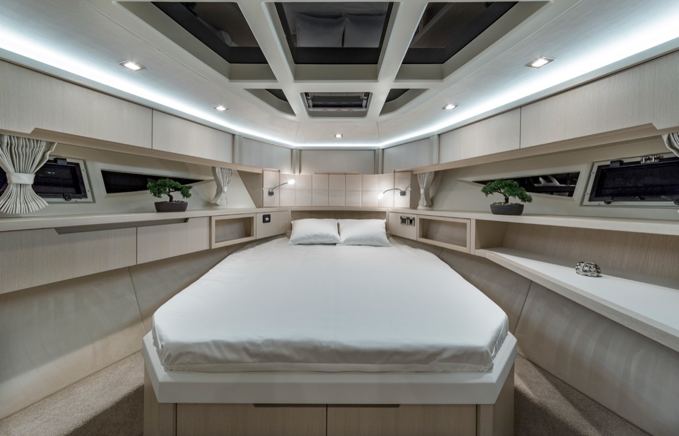485 HTS master cabin