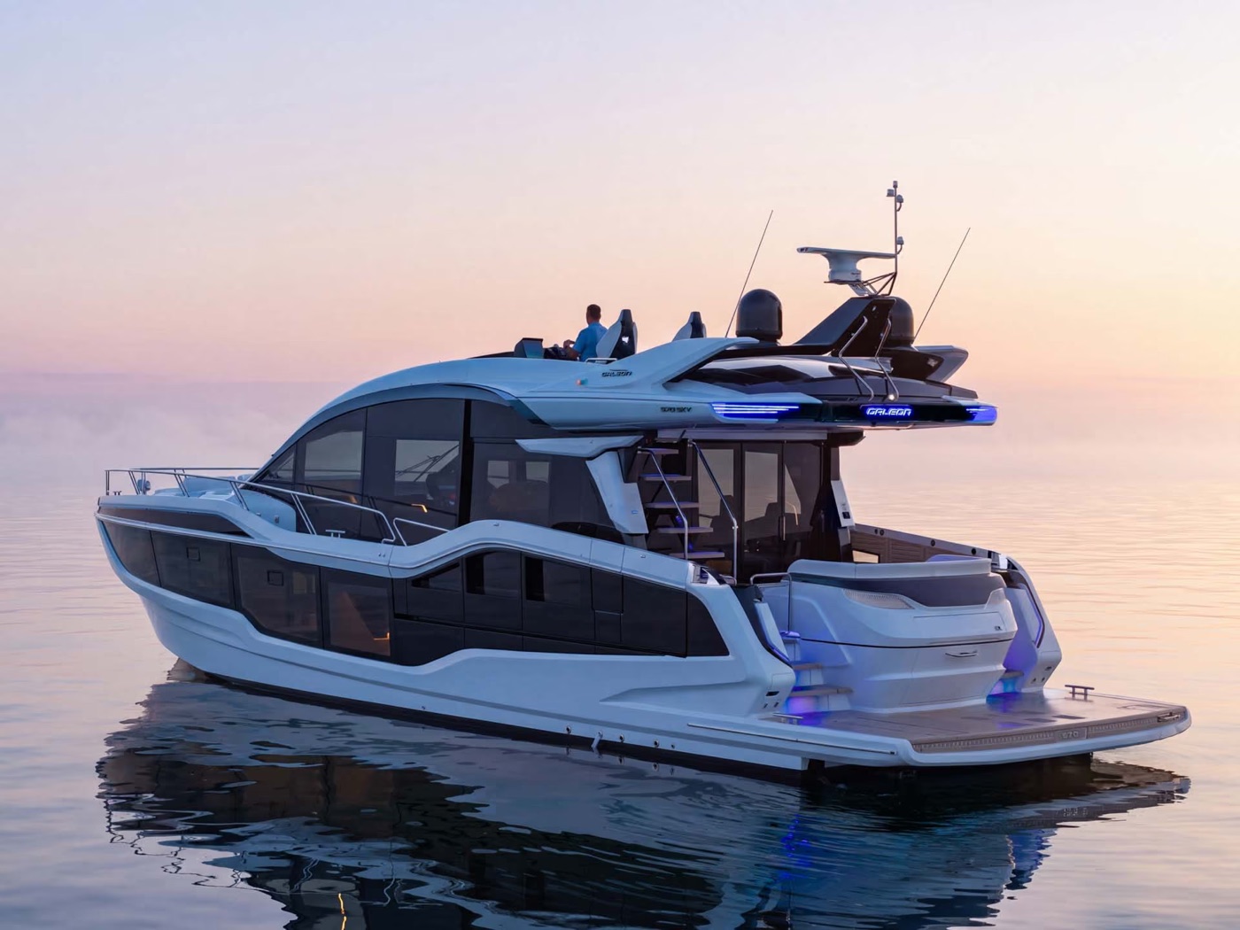 570 SKY stern view with illuminated badging