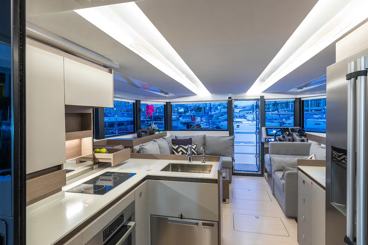 40PC L-shaped galley, saloon and interior helm