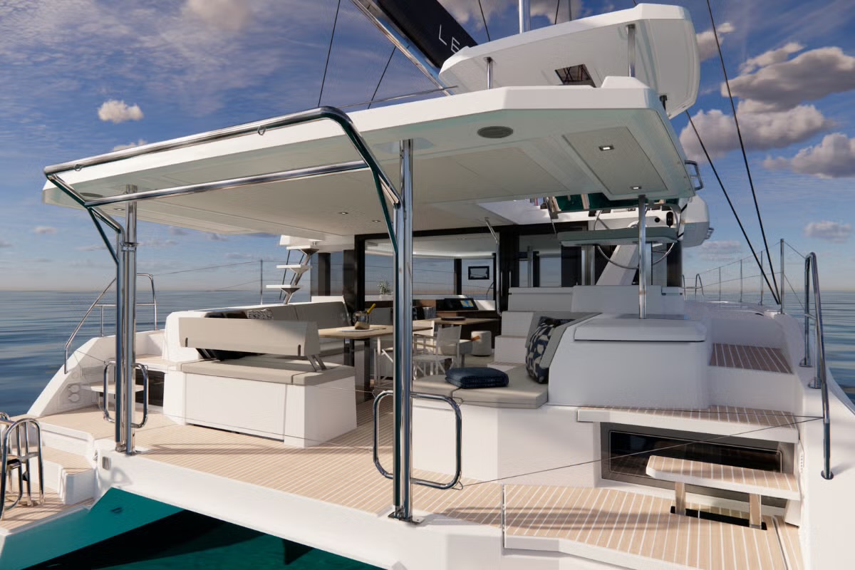 Open-air aft deck lounge