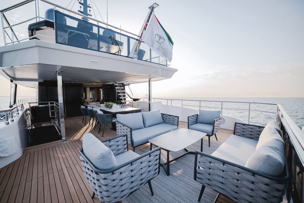 Majesty 112 upper deck aft