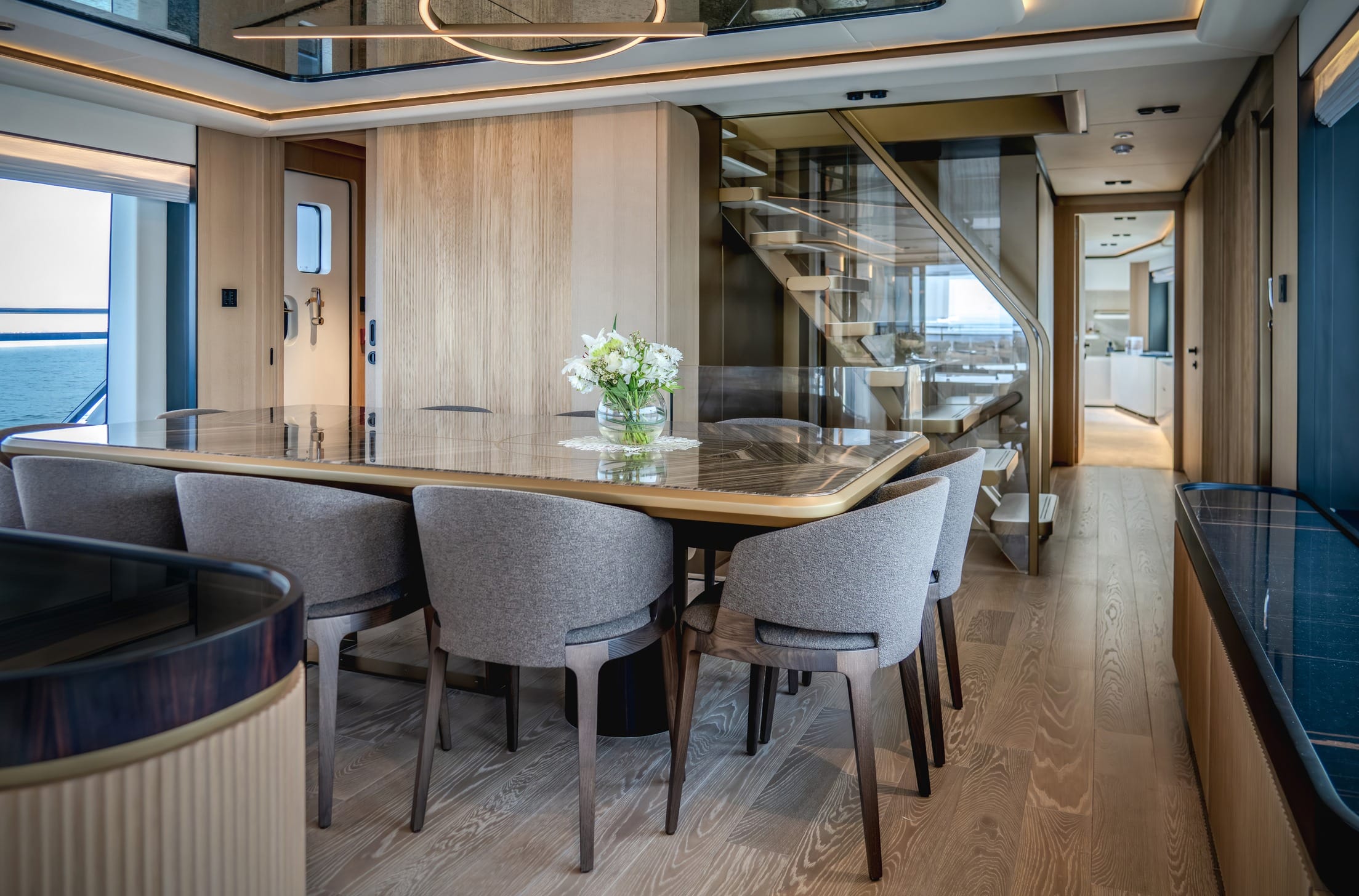 Main deck dining