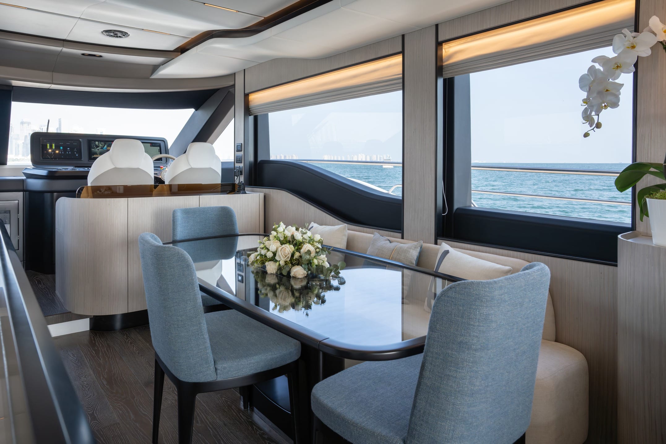 Main deck dining