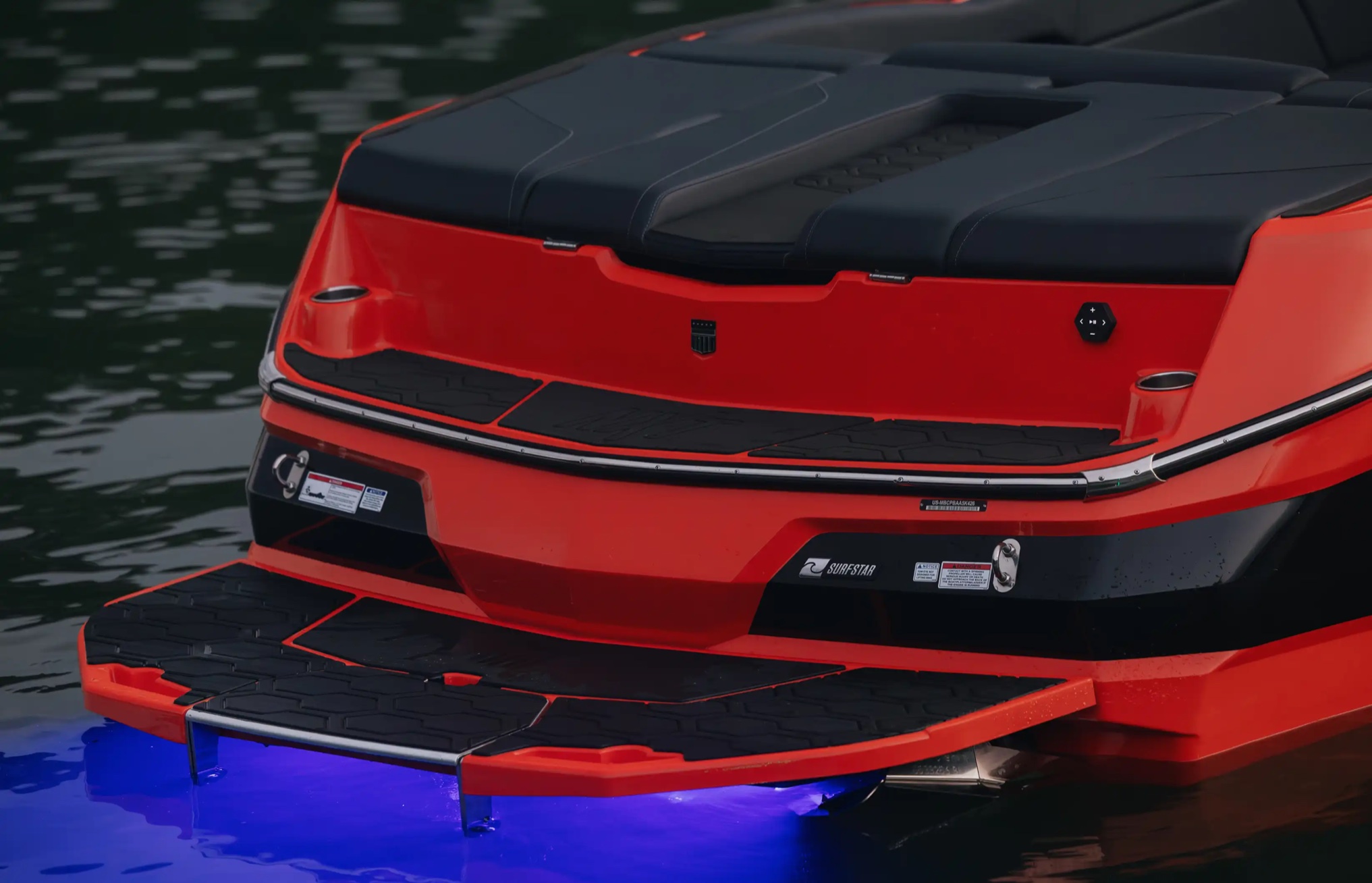 NXT24 transom and surf platform