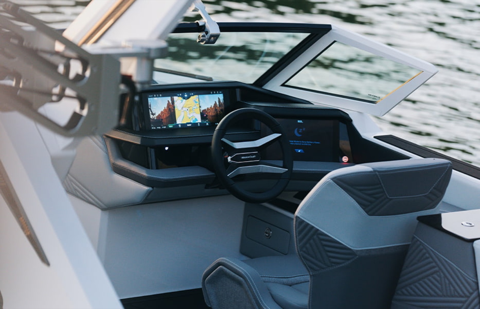 XStar 25 dual-screen helm