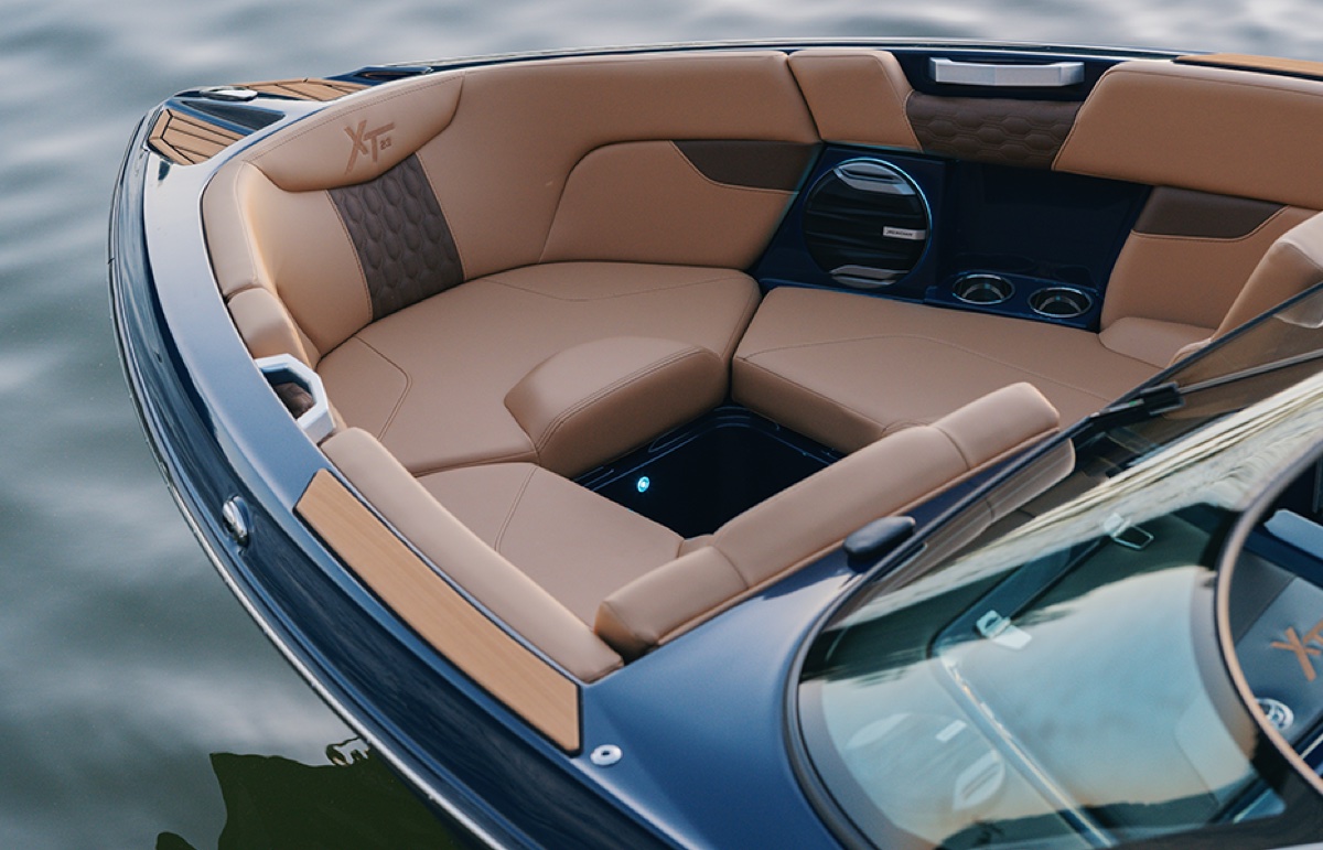 Bow seating and deep-V hull