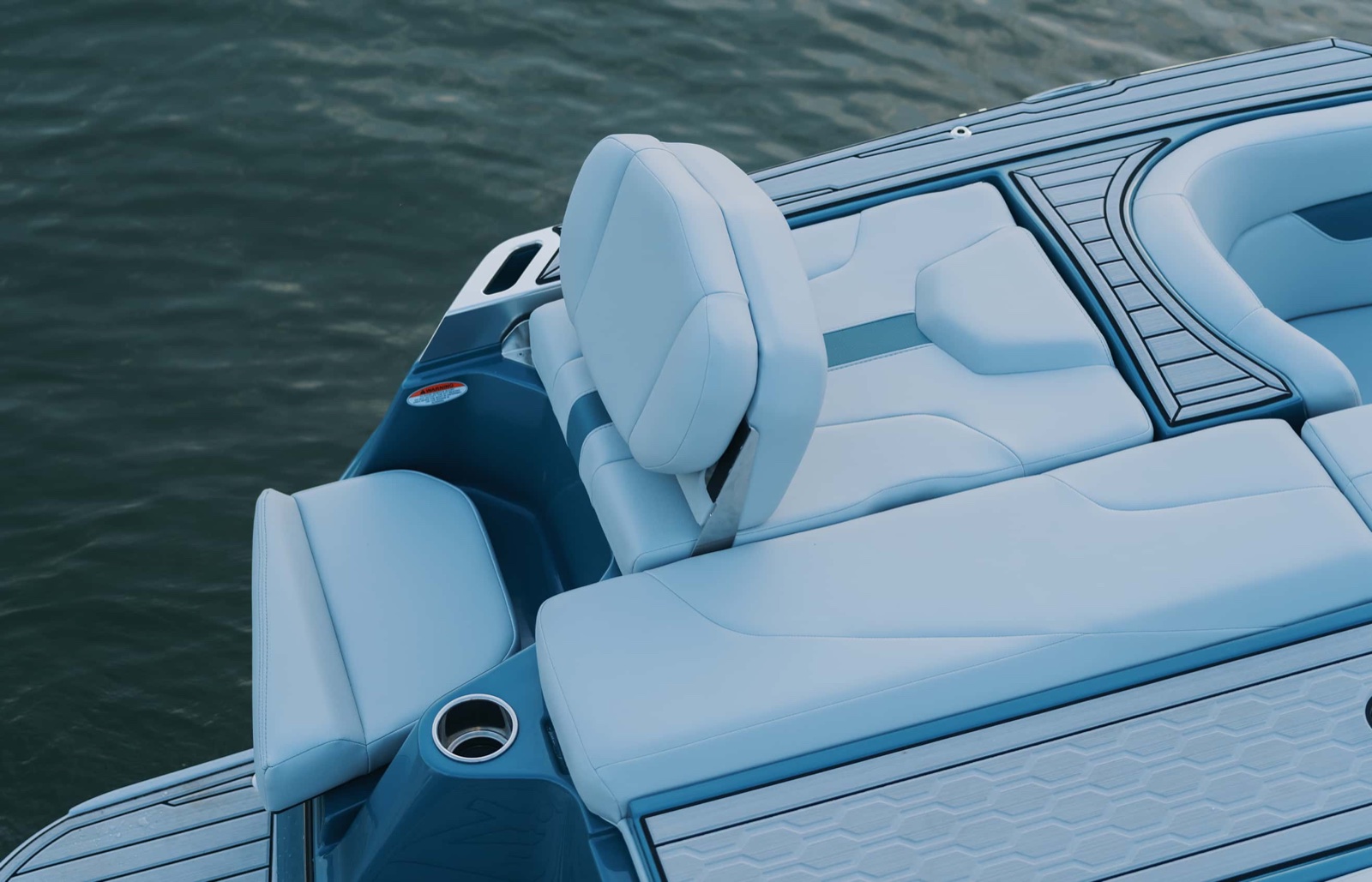XT24 bow lounge seating