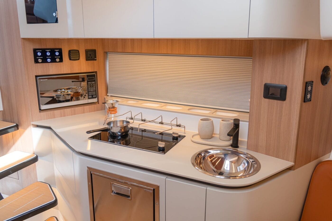 37FX integrated galley