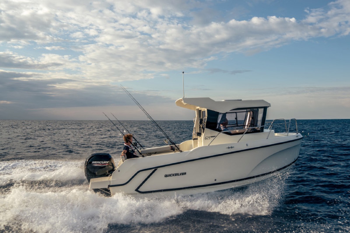 625 Pilothouse running at speed