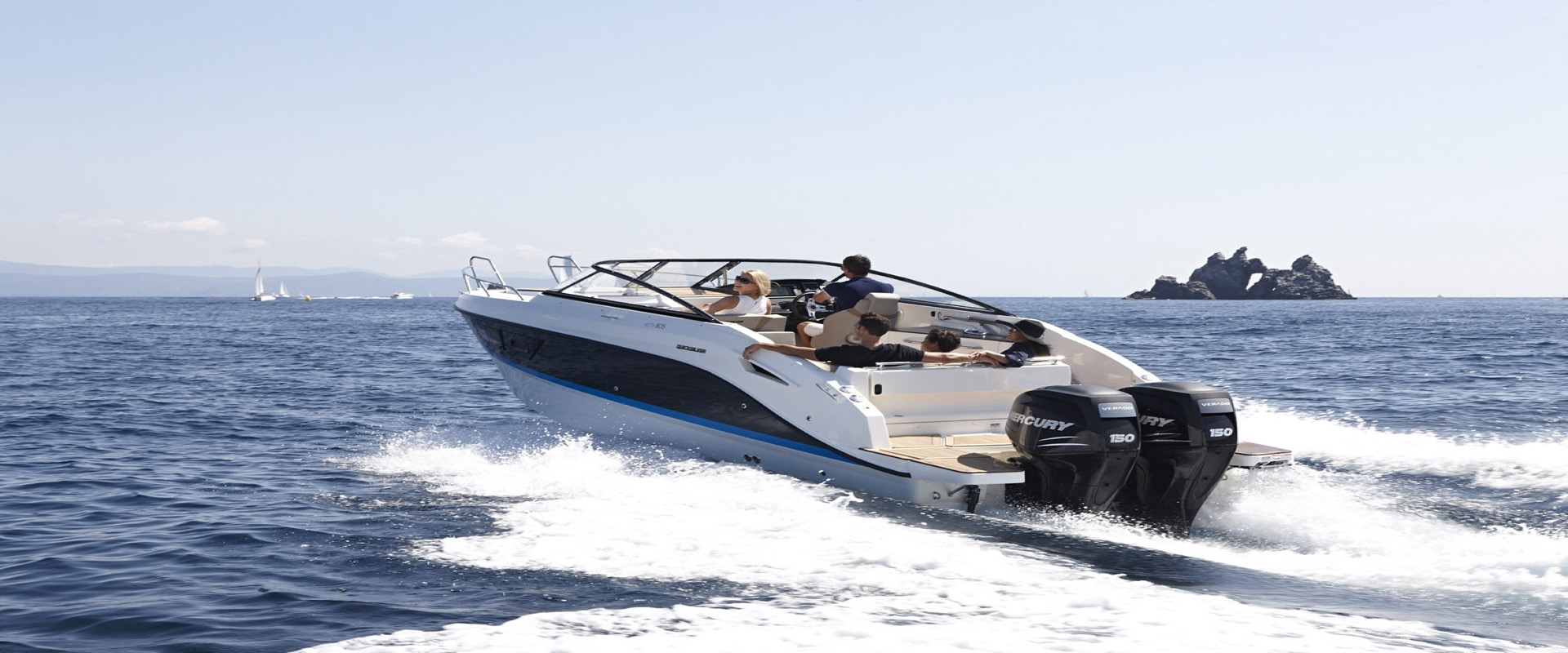 Activ 805 Cruiser 海上航行