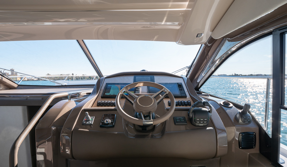 C42 helm station