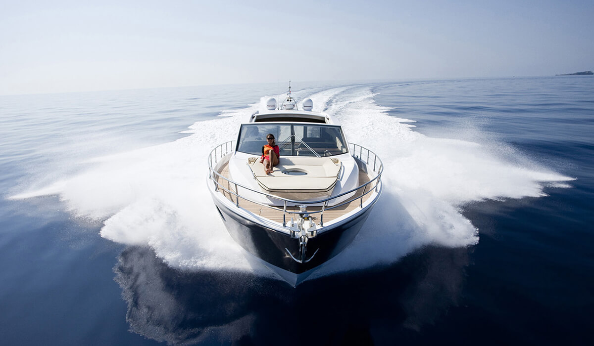 C54 bow cutting through the sea