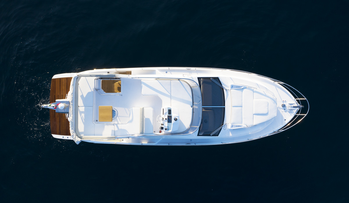 Fly 42 — Top-down view of the Fly 42 deck layout