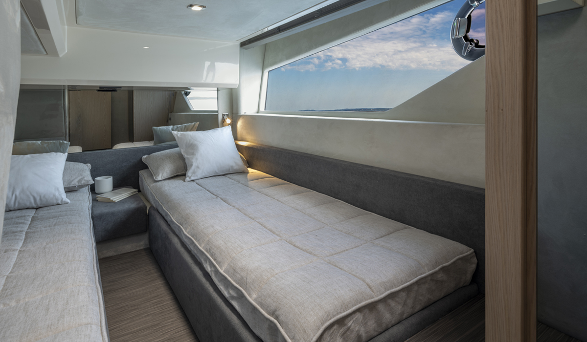 Fly 47 Twin-berth cabin with sea-view window